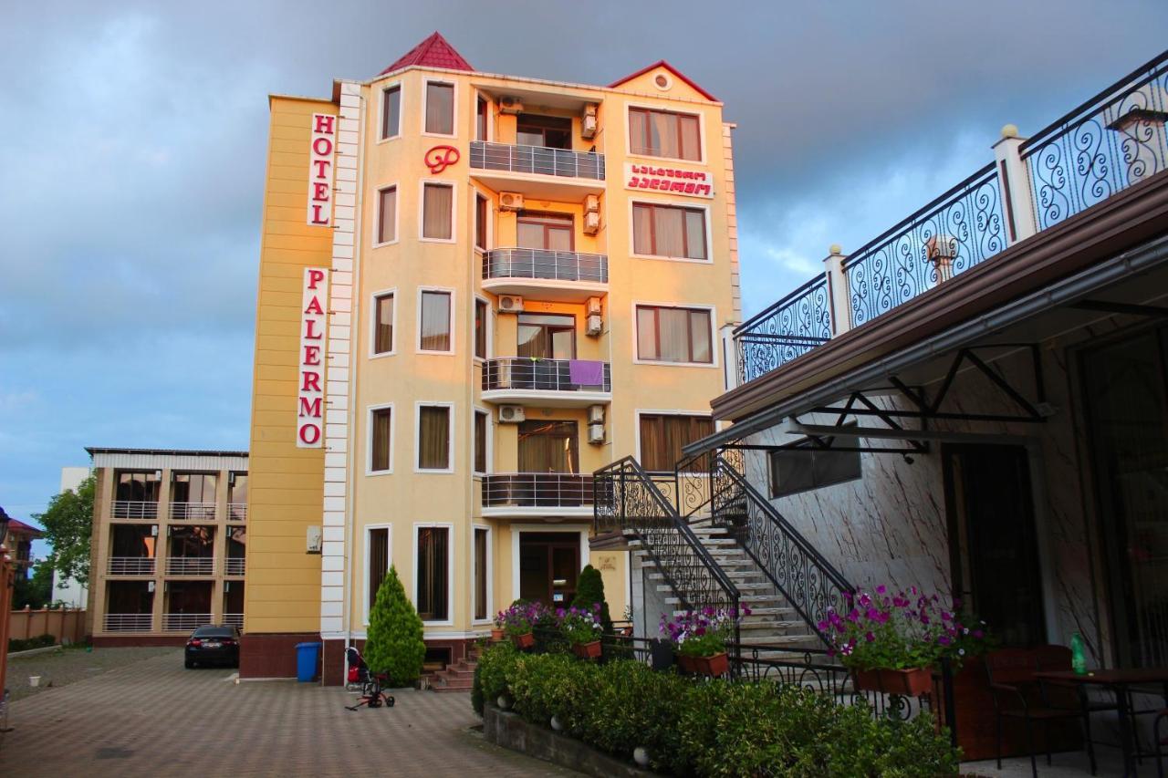Hotel Palermo Kobuleti Extérieur photo