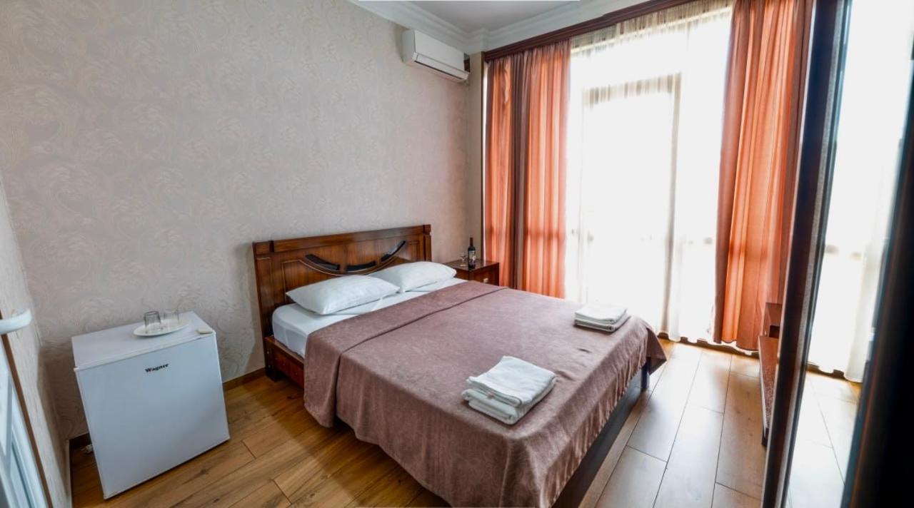Hotel Palermo Kobuleti Extérieur photo
