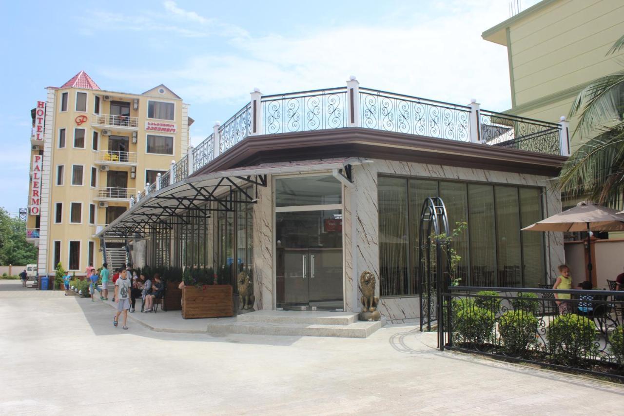Hotel Palermo Kobuleti Extérieur photo
